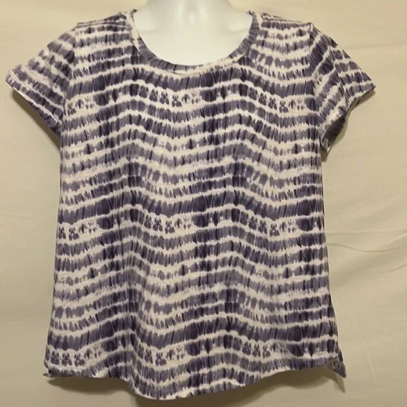 VINCE CAMUTO Top. Size Large - Picture 4 of 11